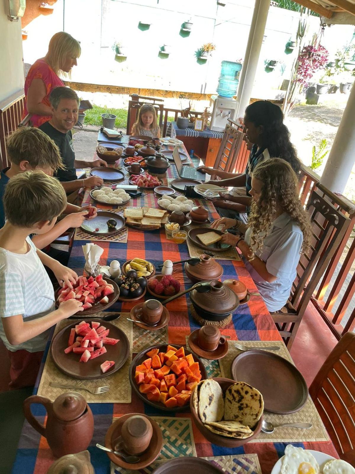 Kandy Food Lovers Home Stay By Ags Ngoại thất bức ảnh